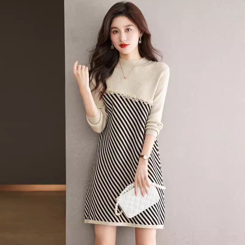 针织连衣裙女秋冬装宽松显瘦配大衣的毛衣裙中长款格子内搭打底衫
